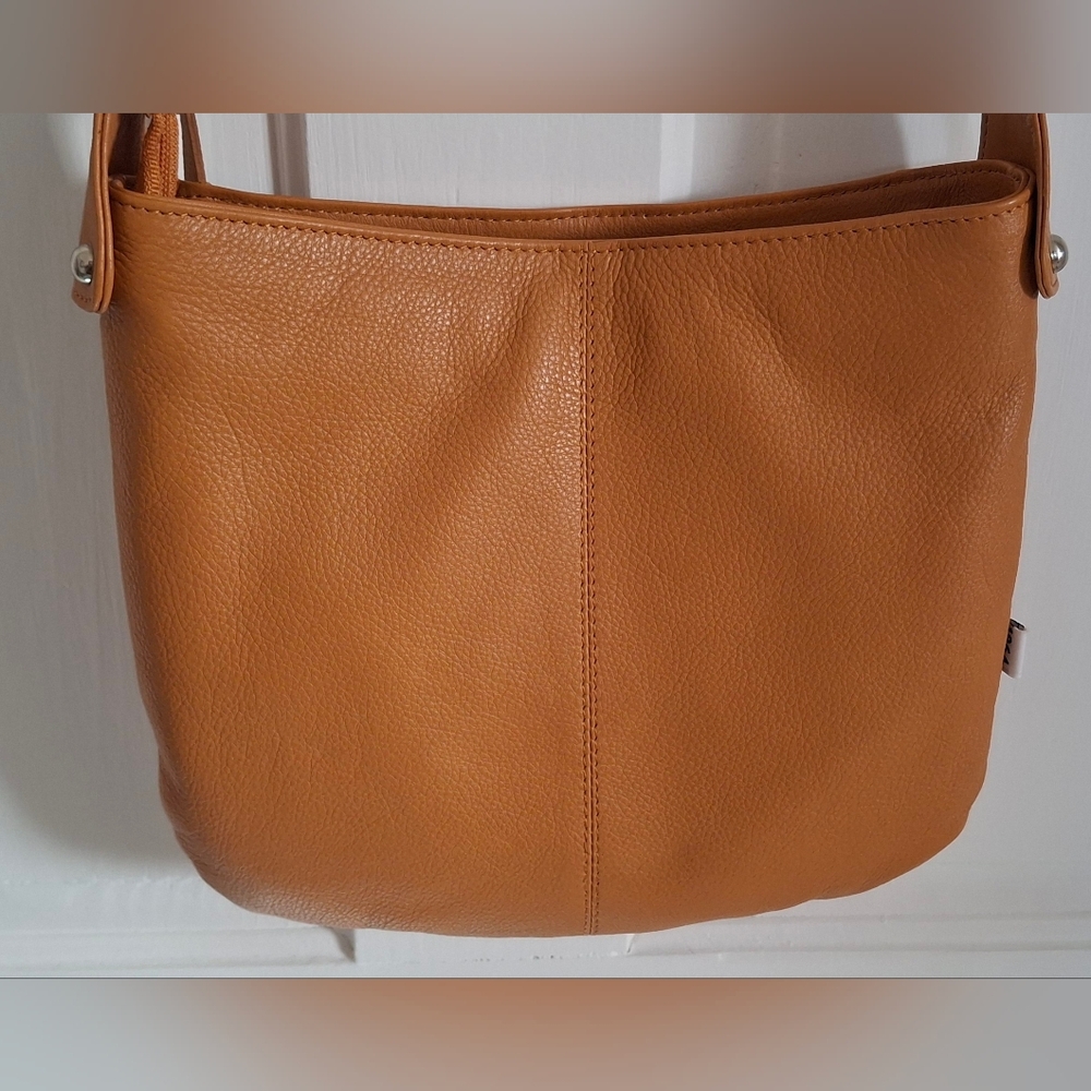 Tano Leather Crossbody Bag NEW - Picture 5 of 12